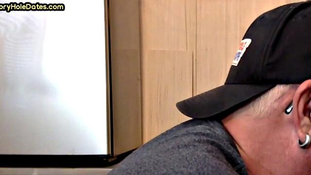 Homemade gloryhole DILF gets nailed in closeup