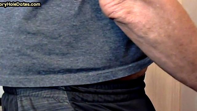 Homemade gloryhole DILF gets nailed in closeup