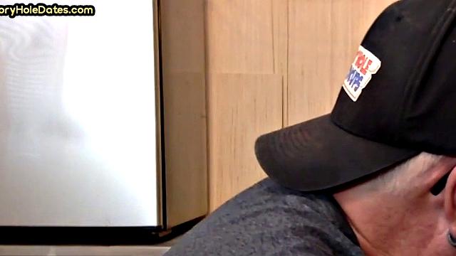 Homemade gloryhole DILF gets nailed in closeup