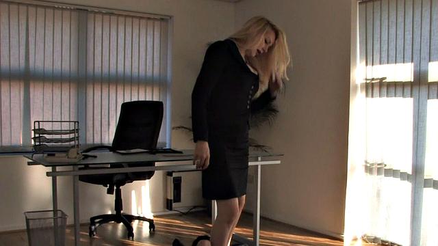 Whipping CFNM Domina Trampling Sub in Office