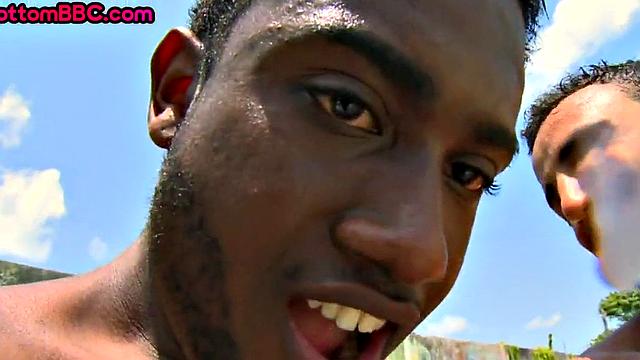 Cockriding black thug picked up and ass-fucked for cash