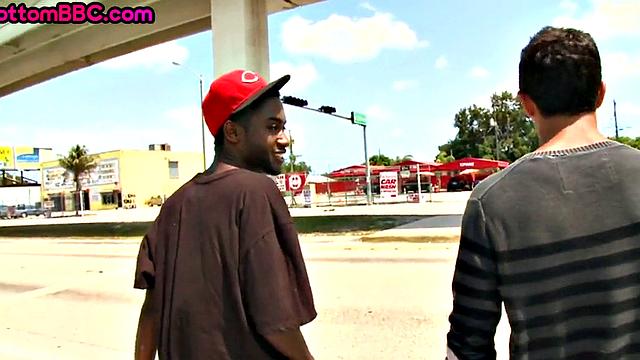 Cockriding black thug picked up and ass-fucked for cash
