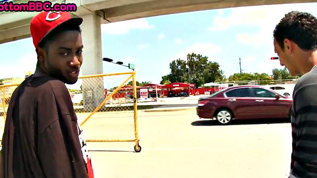 Cockriding black thug picked up and ass-fucked for cash