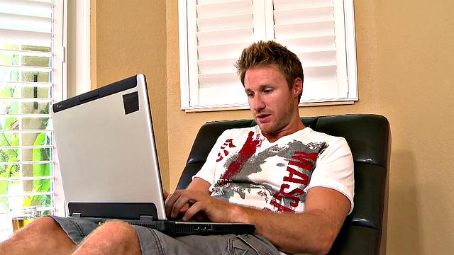 Lickin London's tight pussy gets licked in doggy & reverse cowgirl positions