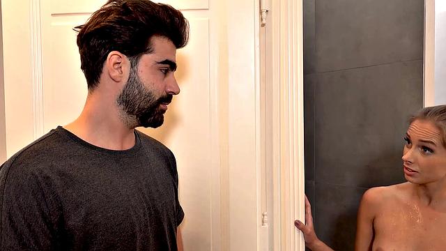 HUNT4K. Smart hunter manages to fuck new dazzling GF after shower