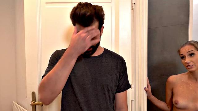 HUNT4K. Smart hunter manages to fuck new dazzling GF after shower