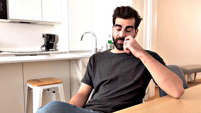 HUNT4K. Smart hunter manages to fuck new dazzling GF after shower