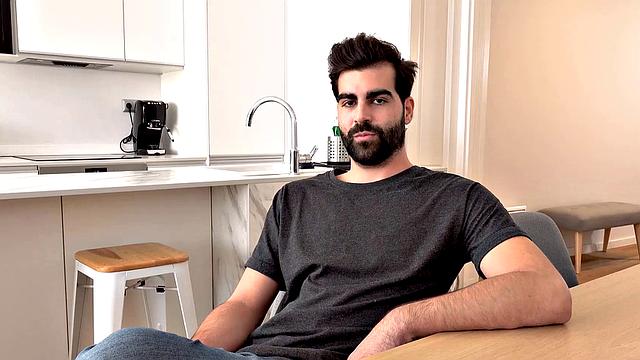 HUNT4K. Smart hunter manages to fuck new dazzling GF after shower