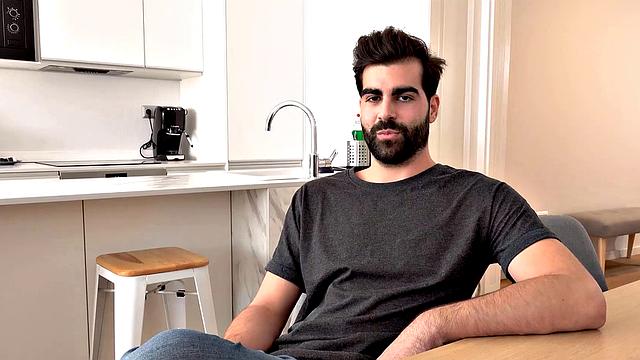 HUNT4K. Smart hunter manages to fuck new dazzling GF after shower