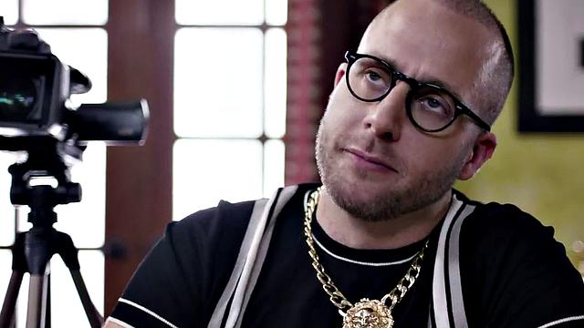 Bisexuals enjoy pounding busty MILF in threesome fucking