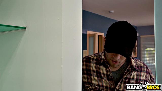 Victoria Cakes Fucks Plumber