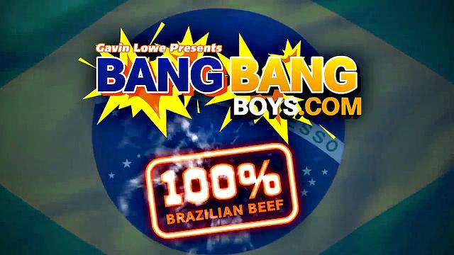 Marcelo Mastro bangs Tony