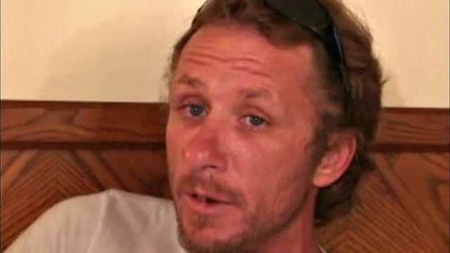 зрелый мужик с джоном раскрывает свою бисексуальность