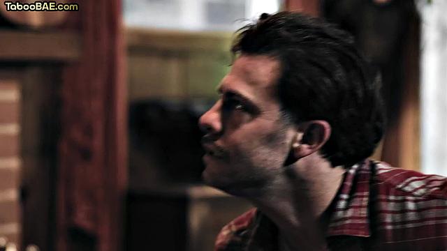 Petite chick pussydrilled hard in 3some 