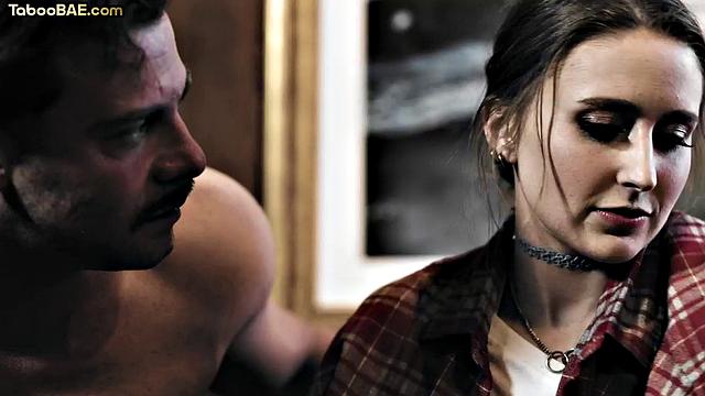 Petite chick pussydrilled hard in 3some 