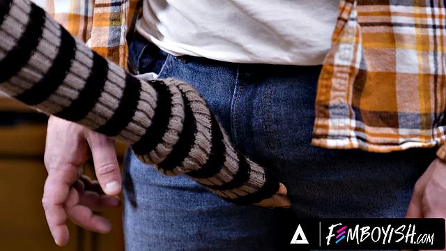 FEMBOYISH - Flirty Twink Kai Taylor Sits On Horny Hunk Mateo Tomas's Face Before Getting Fucked