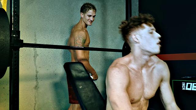 рыжий жеребец умоляет мачо жестко оттрахать его