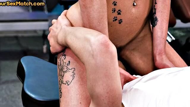 Gym threesome with two sportive babes