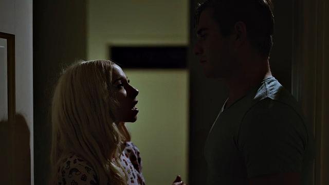 Tiny stepsister gets her tight pussy banged