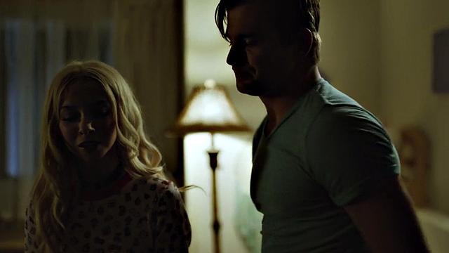 Tiny stepsister gets her tight pussy banged