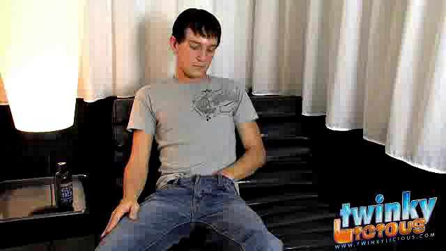 Hot emo boy Andy Kay blows his load - Andy Kay