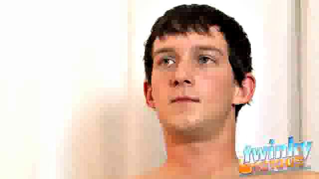 Горячий эмо-парень Энди Кей кончает - Энди Кей