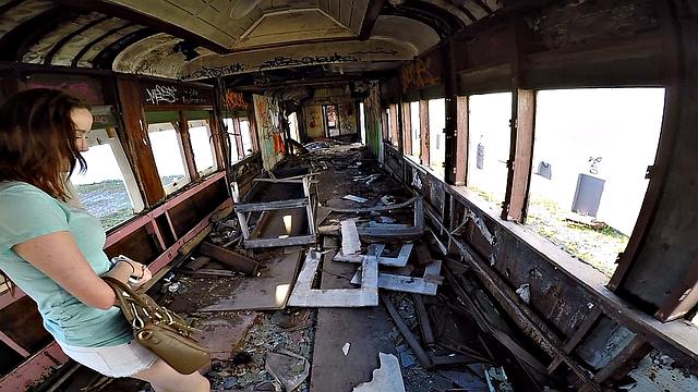 Leigh Rose Loves Money & Men