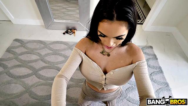 Quick Blowjob Before Shift