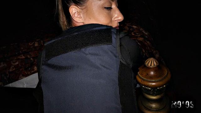 Копша с аппетитом на секс: Whitney OC ловит сперму от JMac и не стесняется пошутить над службой полиции.