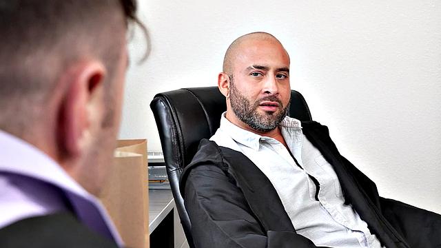 Mesmerized jock sucks and gets rimmed in office