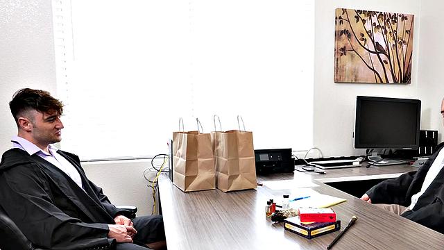 Mesmerized jock sucks and gets rimmed in office