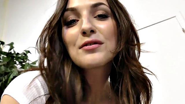 Tattooed POV amateur bae nailed after feet seducing