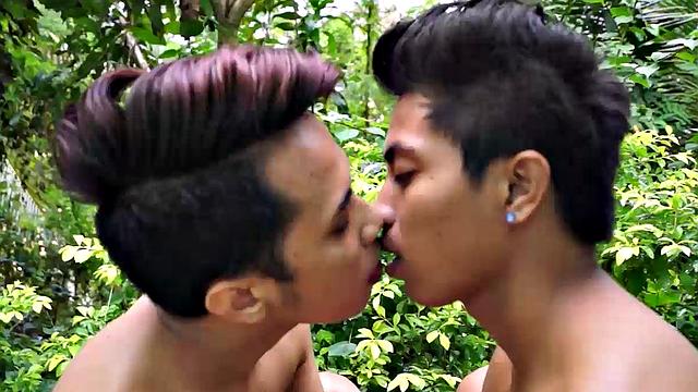 The gorgeous Asian twink Josh meets up with our cute and sexy veteran Gilbert Carreon for some nudist fun in their private backyard. The two horny boys have a seat on the bench and start making out.