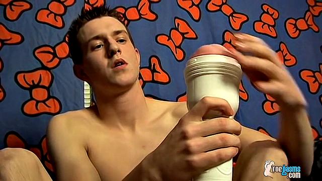 Exploring a New Footjob Experience - Gauge