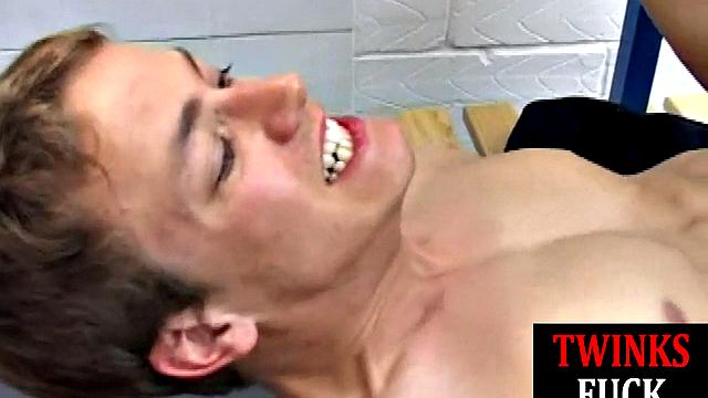 Athletic guy gives slim cocksucker a rough bareback in the bathroom