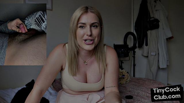 развратная мамка с большими сиськами унижает маленькие члены