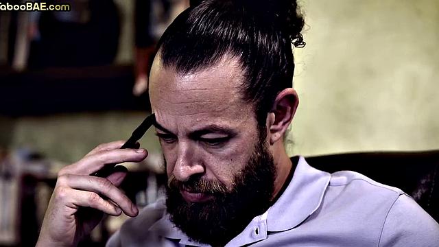 Stunning babes got their pounded in hot 3some