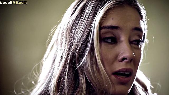 Stunning babes got their pounded in hot 3some