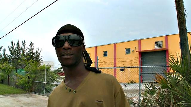 Black amateur picked up and fucked outdoors by white