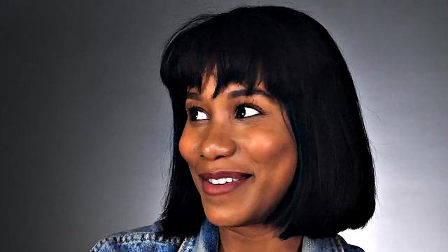 Solo ebony babe pleasing herself before intense orgasm