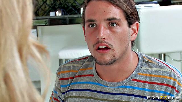 зрелая джулия энн отрывается в тройничке и лесби-сценах