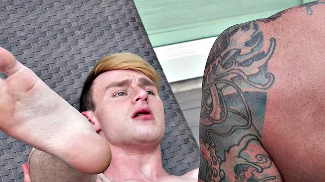 Petite outdoor twink barebacked by tattooed daddy