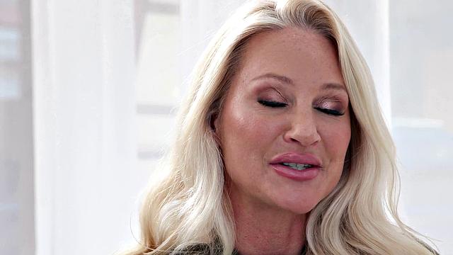 NURU MASSAGE - Foreign Student Fucks His New Hot Canadian Roommate FRENCH SUBTITLES