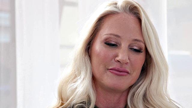 NURU MASSAGE - Foreign Student Fucks His New Hot Canadian Roommate FRENCH SUBTITLES