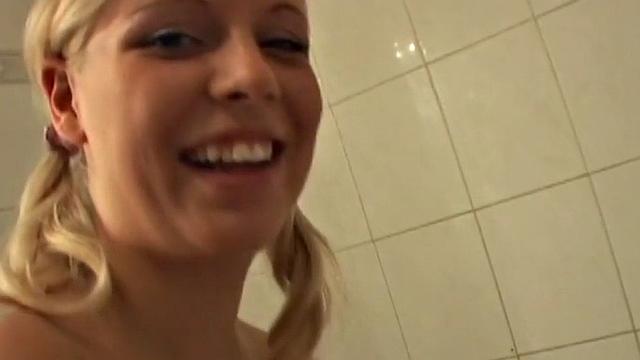 Speculum teen toys and fingers pussy before gaping