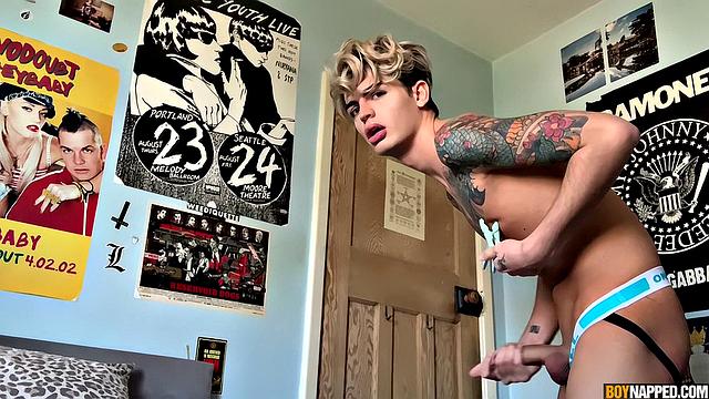 Райо - умелый мальчик - Ryo Foxx