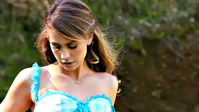 A tattooed babe finger her tight pussy in the park and then masturbate in shorts