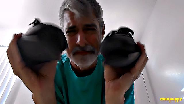 Smell My Worn Shoes - DADDY GIANT 42 - Richard Lennox