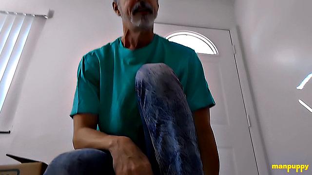 Smell My Worn Shoes - DADDY GIANT 42 - Richard Lennox