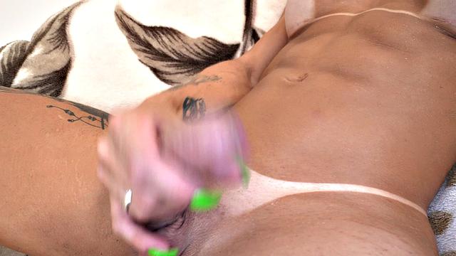 Amanda Ferraz - All About Ferraz